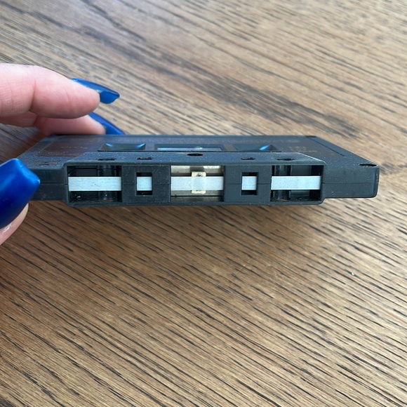 Cyndi Lauper He’s So Unusual Cassette Tape CBS 1983 - Picture 7 of 7